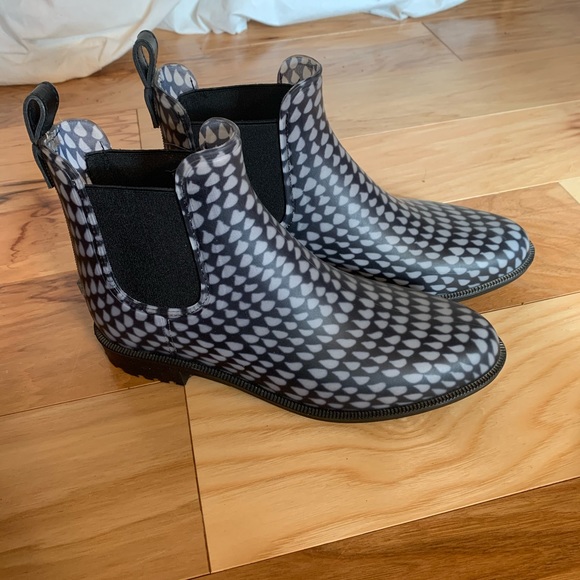 rockingham waterproof chelsea boots